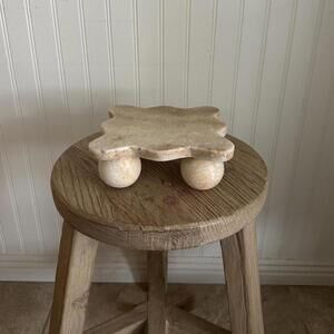 Onyx Footed Pedestal Tray